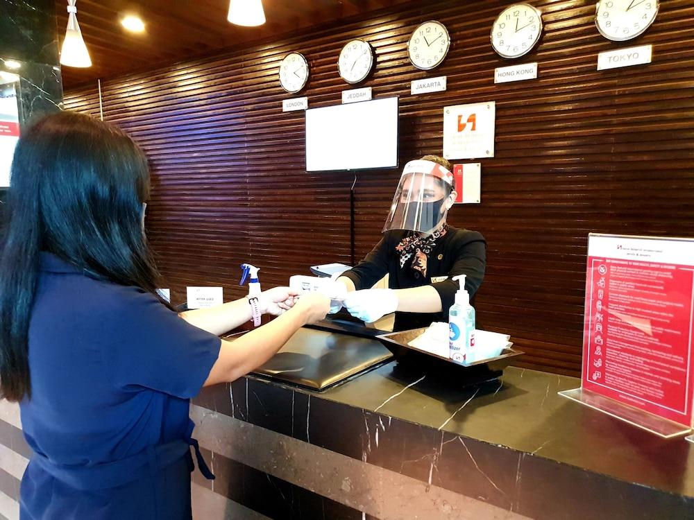 Swiss-Belhotel Mangga Besar Cakarta Dış mekan fotoğraf