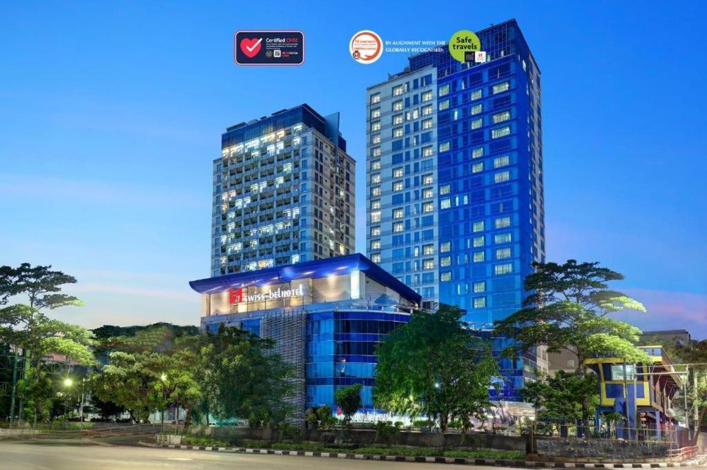 Swiss-Belhotel Mangga Besar Cakarta Dış mekan fotoğraf